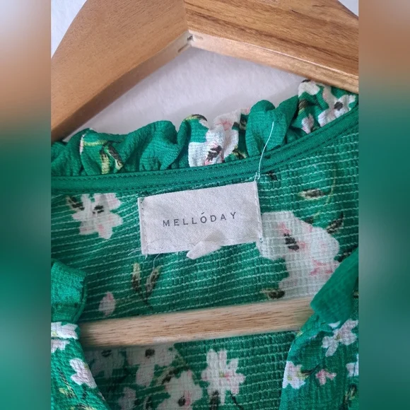 MELLODAY green floral short sleeve Flutter sleeve LARGE hi-low top - Picture 2 of 7